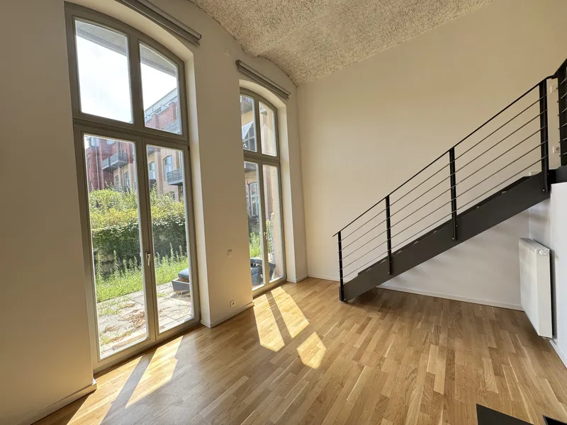 Lichtdurchflutete Galerie-Wohnung mit Industriecharme und Terrasse! — photo 1